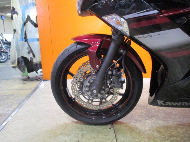 ホイールもこの通り状態グッド！ネイキッドでも最高出力４４ＰＳはしびれますよね！！他店追従不可能価格